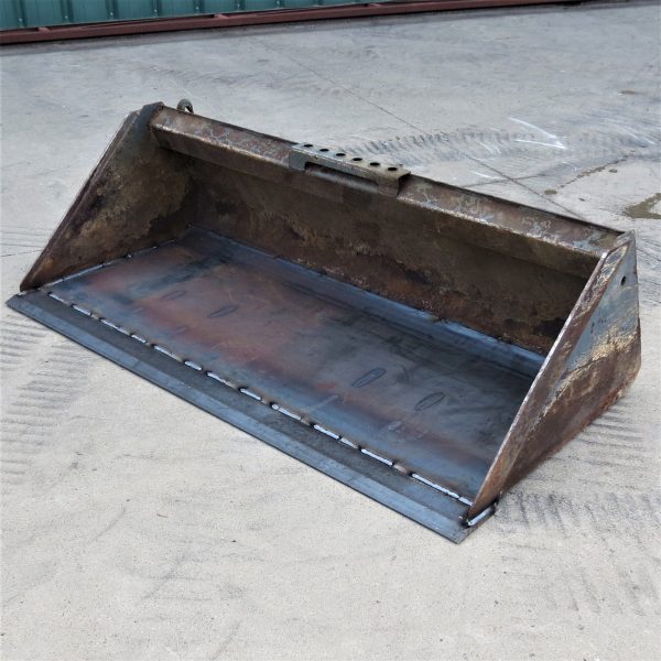 Gehl 66" Bucket