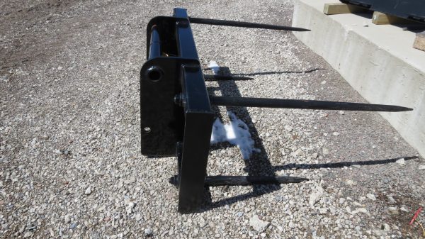 Manitou Style Single/Double Bale Spear (Stk# 5428)