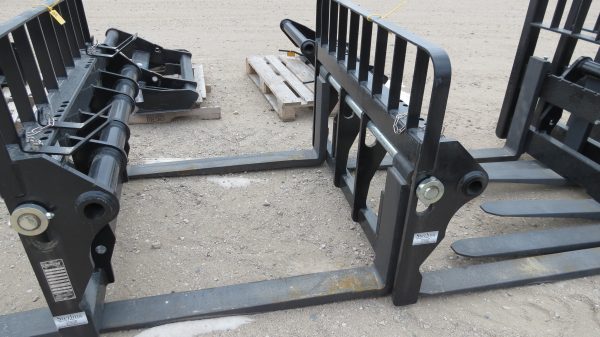 Manitou Pallet Forks (Stk# 5802)
