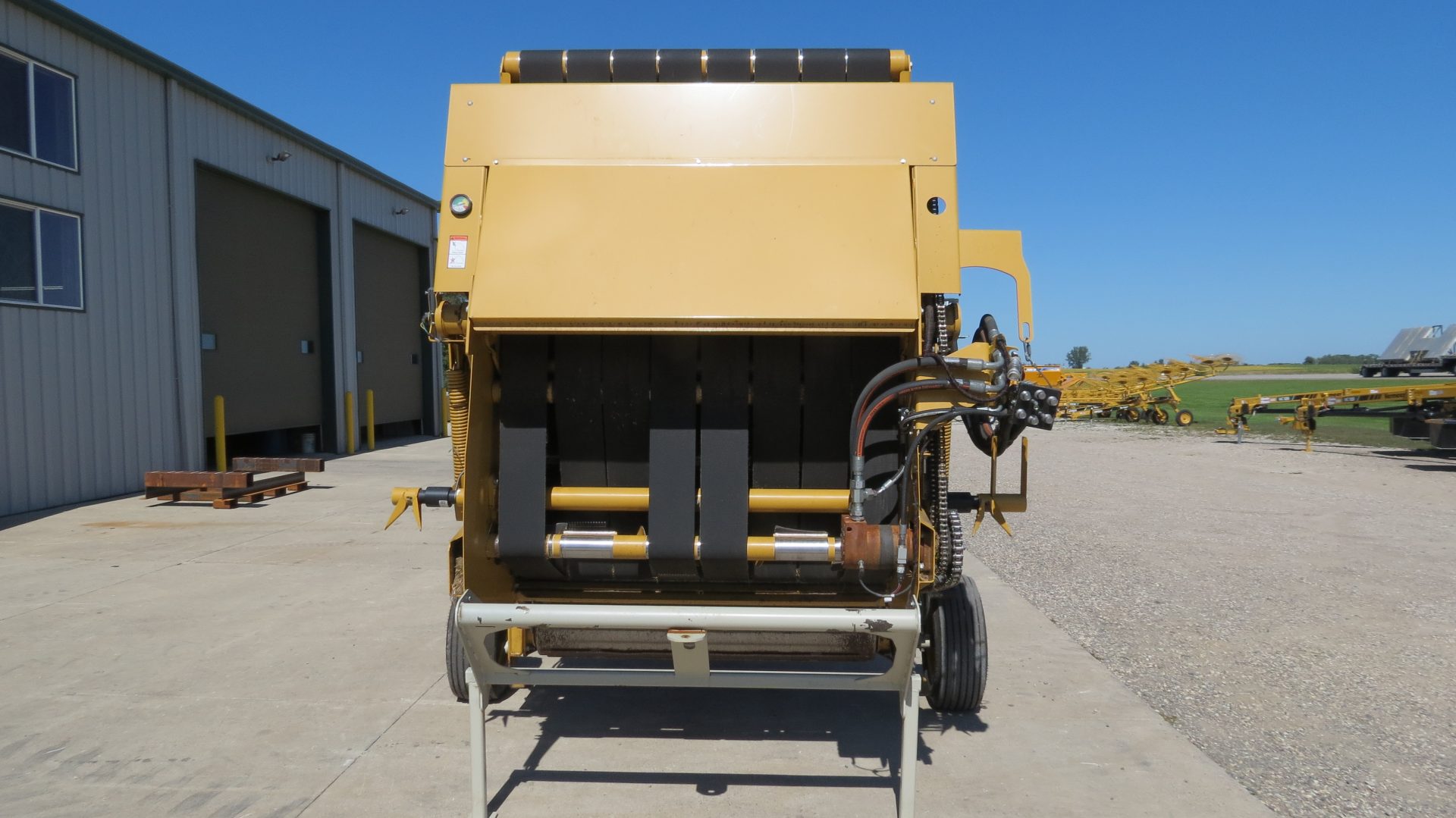 2023 Vermeer Z605N Baler (Stk# 5965) - Image 2