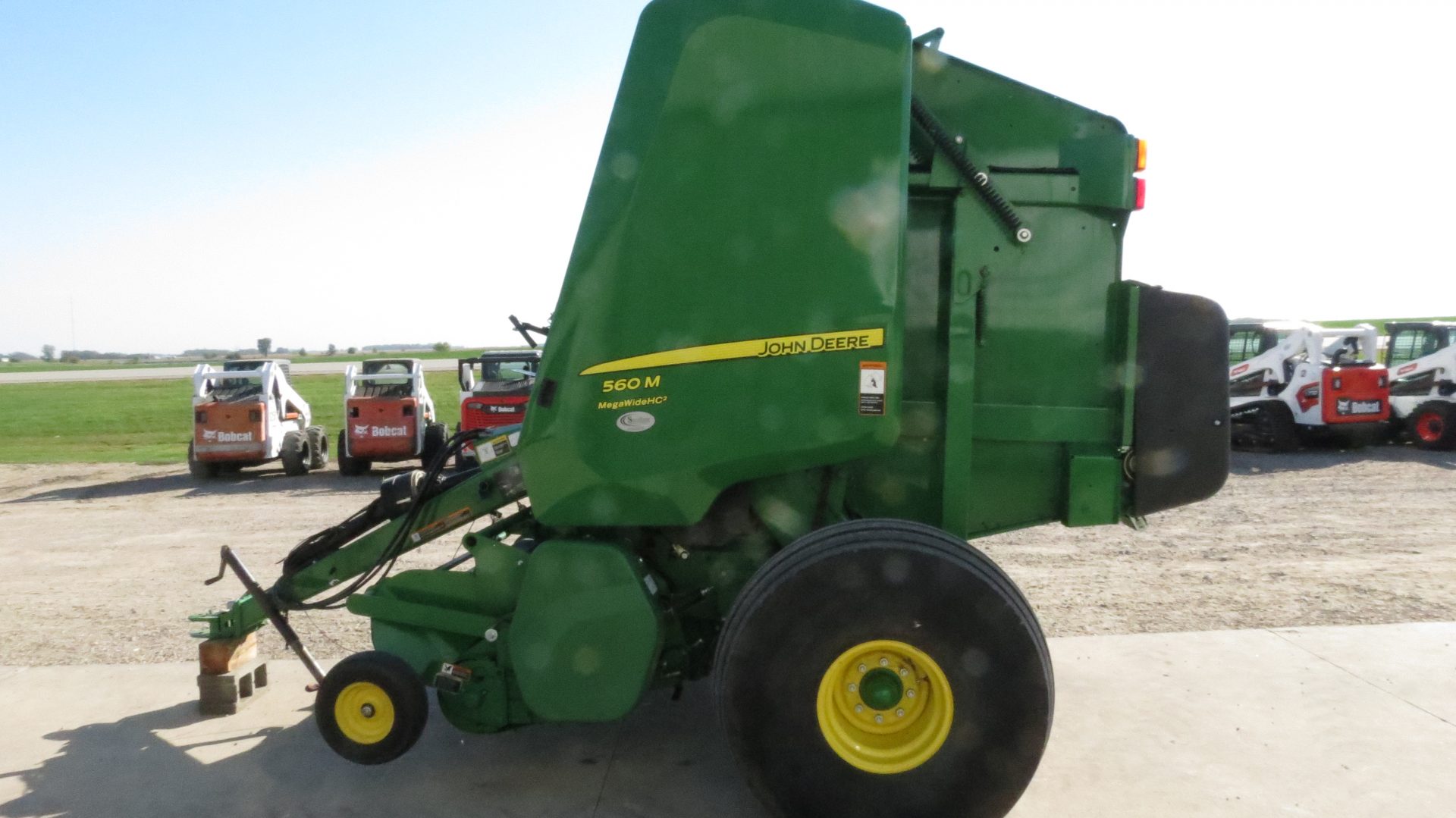 2020 John Deere 560M HC2 Mega Wide Baler (Stk# 6869) - Image 8