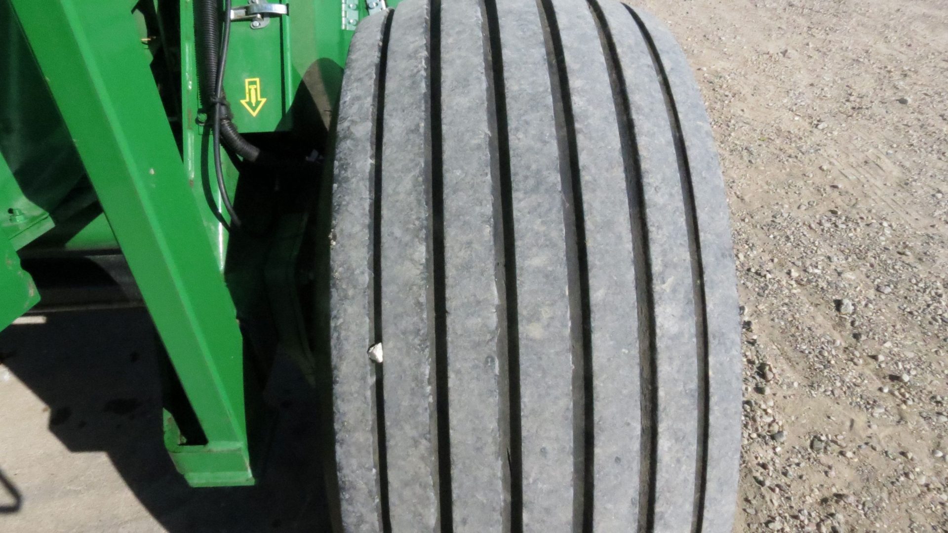 2020 John Deere 560M HC2 Mega Wide Baler (Stk# 6869) - Image 12