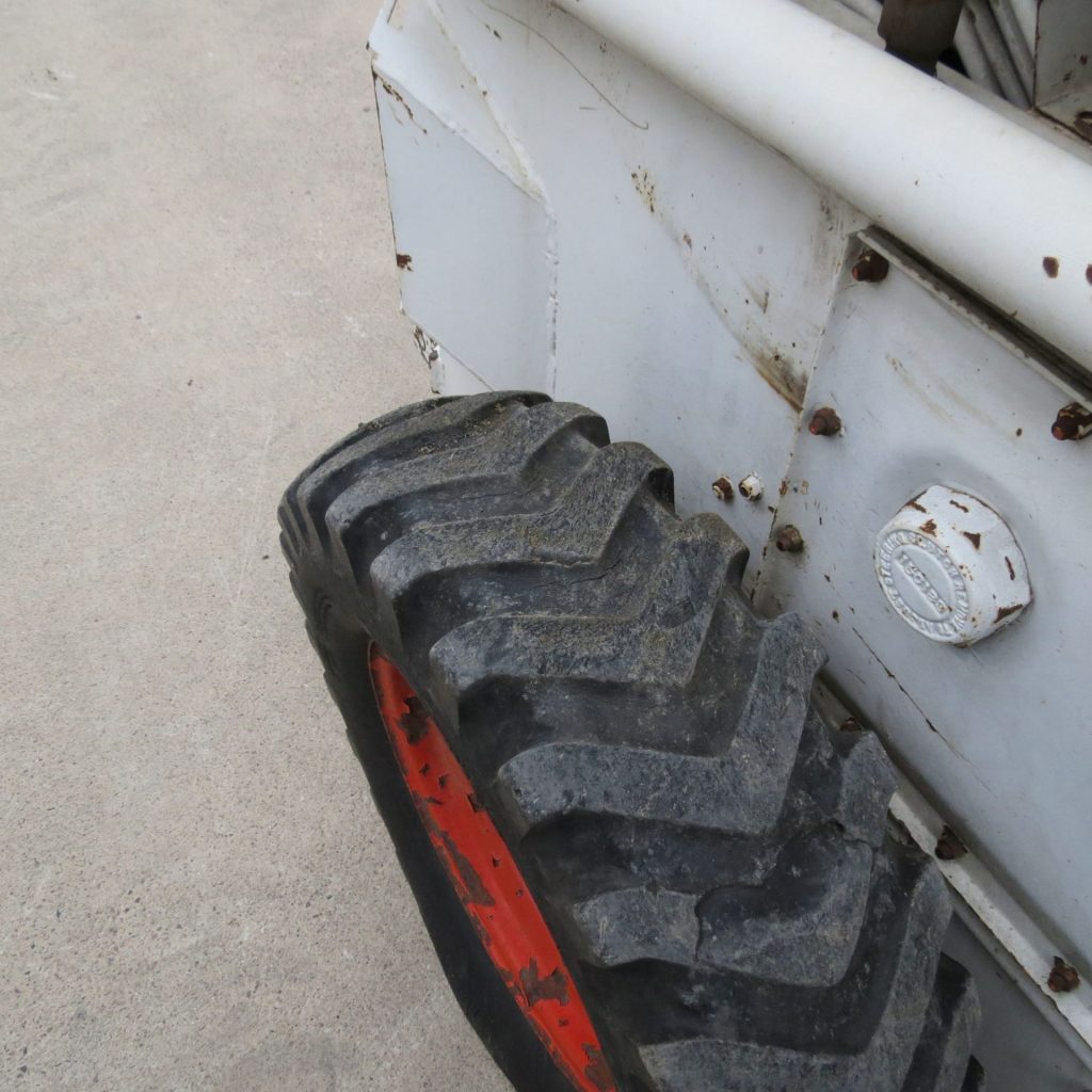 Bobcat 610 Skid Loader (Stk# 6935) - Image 14