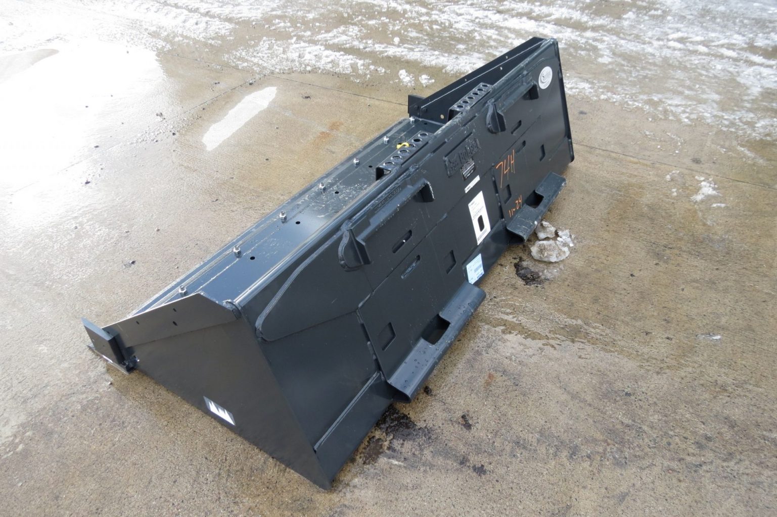 74" Heavy Duty Bobcat Bucket (Stk# 6958) - Image 4