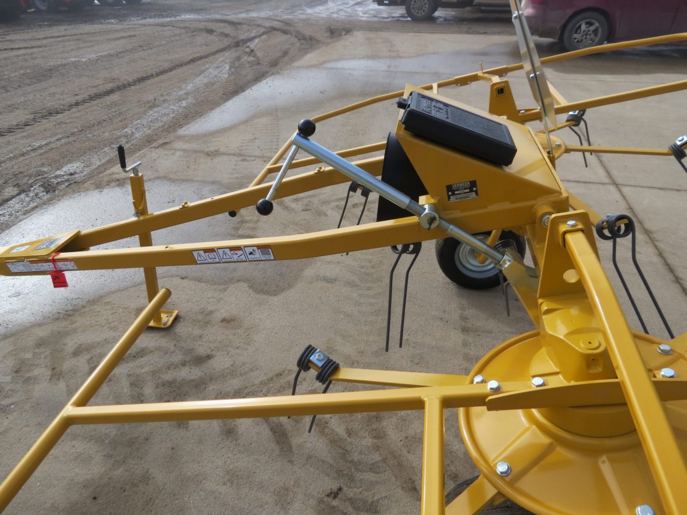 Vermeer TD100 Tedder (7086) - Image 8