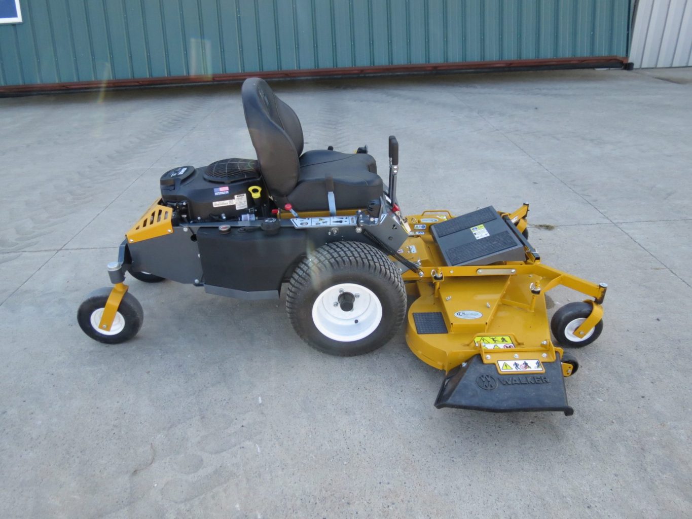 2026 Walker R22x Lawn Mower (Stk# 7082) - Image 3