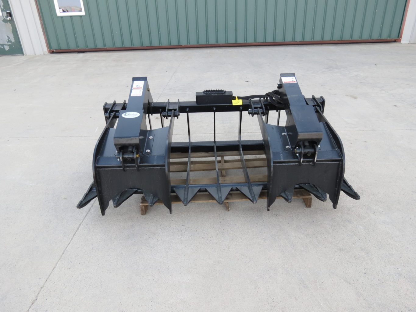 Manitou 72" Brush Root Grapple Bucket (Stk# 7166) - Image 3