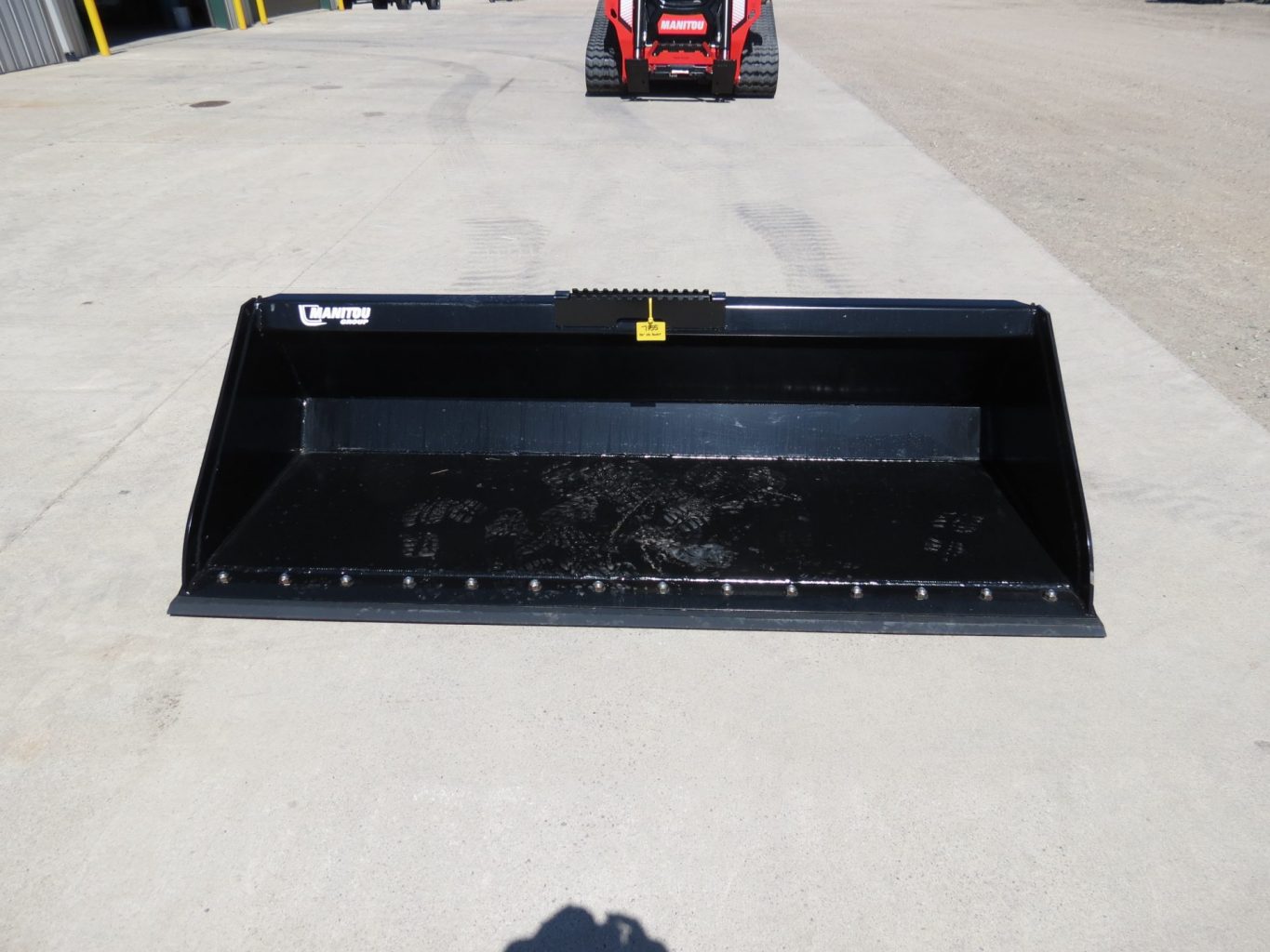 Manitou 84" Dirt Construction Bucket (Stk# 7155) - Image 4