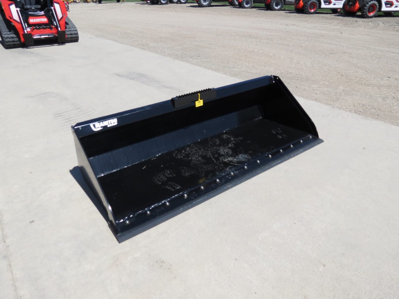 Manitou 84" Dirt Construction Bucket (Stk# 7155) - Image 5