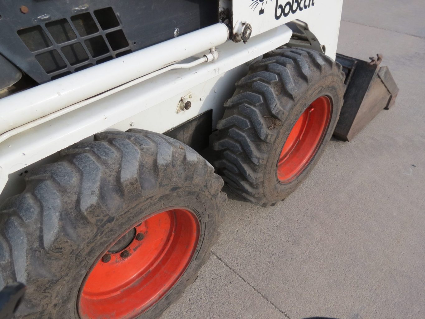 Bobcat 642B Skid Loader (Stk# 7190) - Image 5