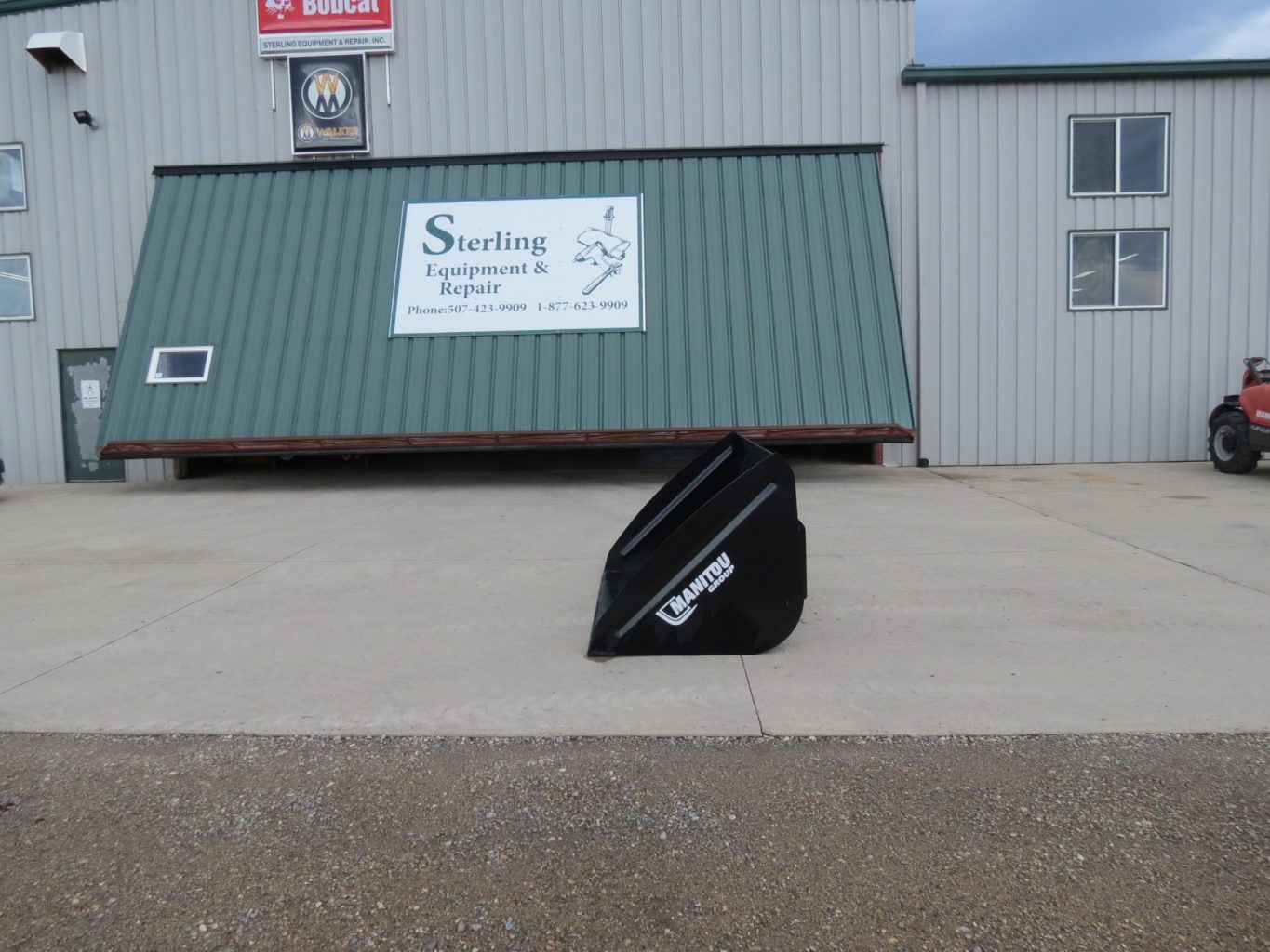Manitou 82" CBA Bucket (Stk# 7148) - Image 2