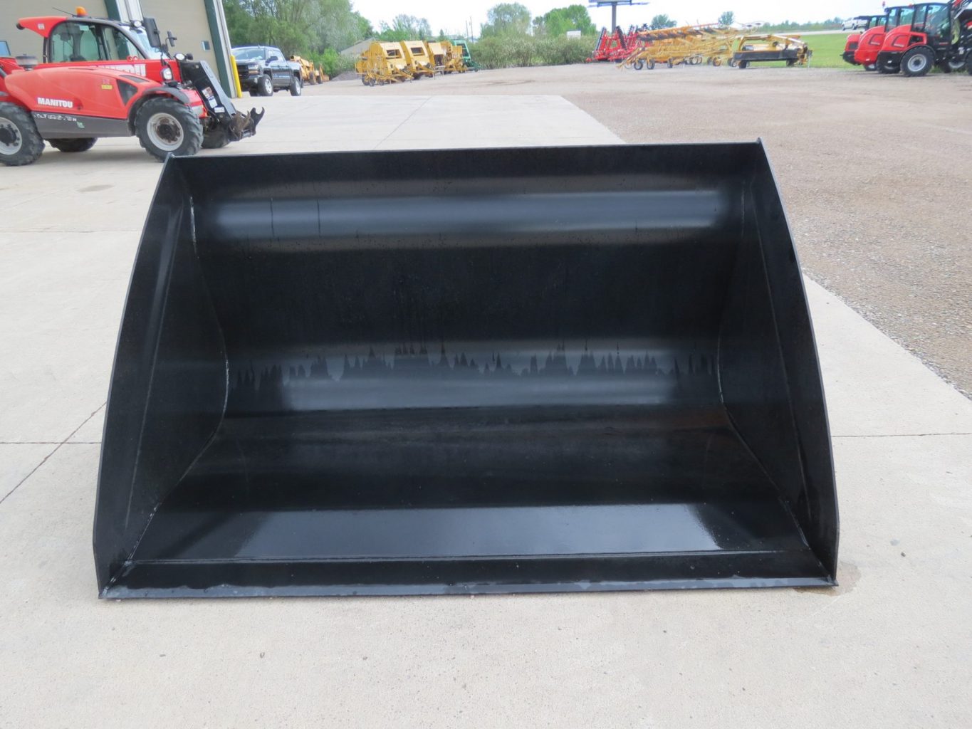 Manitou 82" CBA Bucket (Stk# 7148) - Image 4