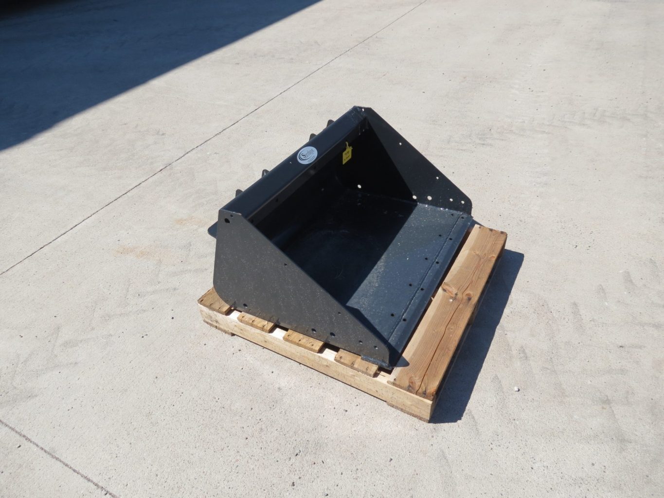 Bobcat 36" General Purpose Bucket (Stk# 7170) - Image 4