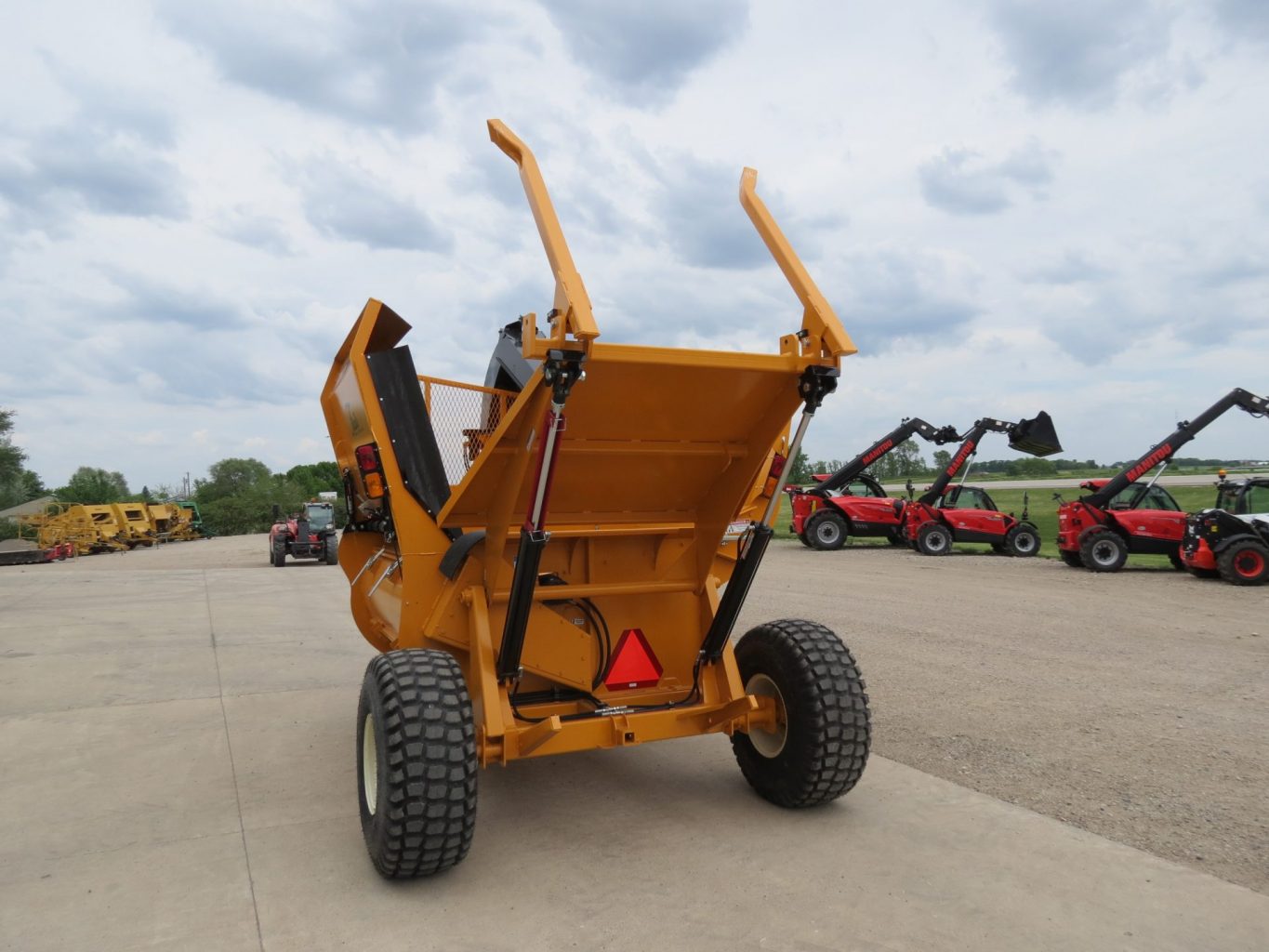2026 Fair Mfg 7830TD Bale Processor (Stk# 7123) - Image 9